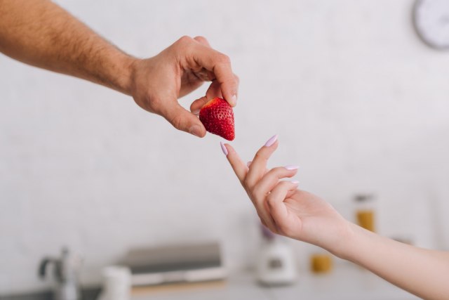 Probala je 9 afrodizijaka i otkrila koji zapravo radi - "Pojela sam pola kilograma i bila uzbuðena"